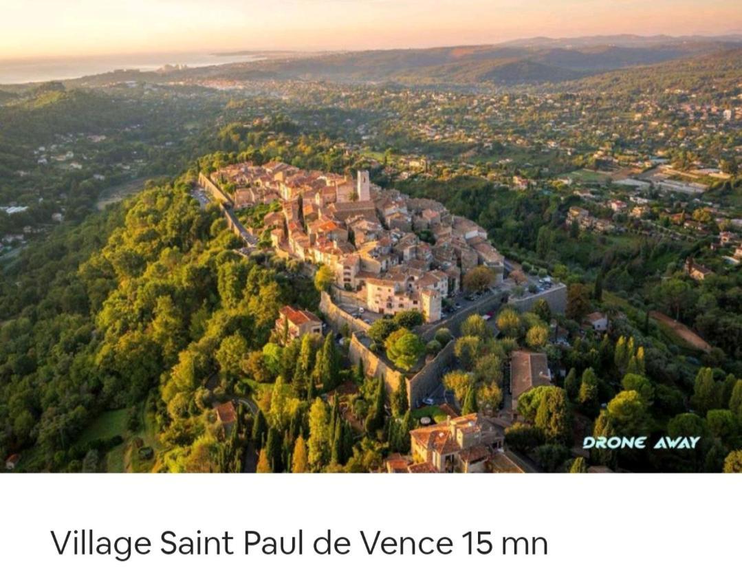 Bel Appartement Les Pieds Dans L'Eau Villeneuve-Loubet Luaran gambar