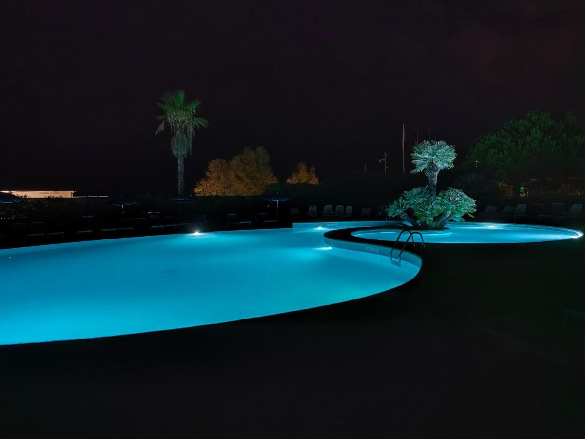 Bel Appartement Les Pieds Dans L'Eau Villeneuve-Loubet Luaran gambar