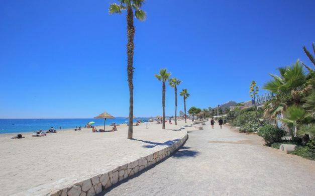Bel Appartement Les Pieds Dans L'Eau Villeneuve-Loubet Luaran gambar